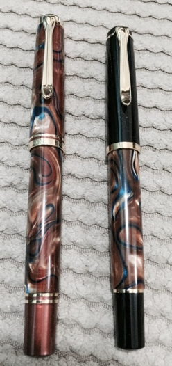 Pelikan M620 Grand Place side by side with the M201 Bayou