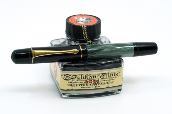 Pelikan 100N Green Marbled from the Danzig factory in Gdańsk